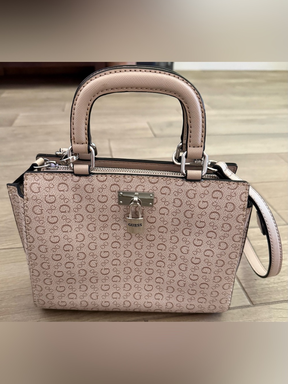 GUESS Light Beige Logo Padlock Satchel